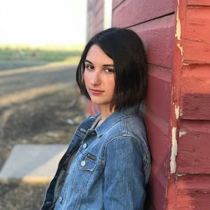 Meet your Posher, Elizabeth